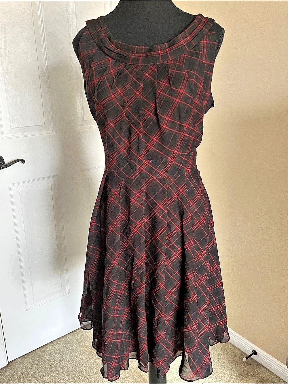 Rickiโs Plaid Midi Dress in Black & Red Like New, Size 1025